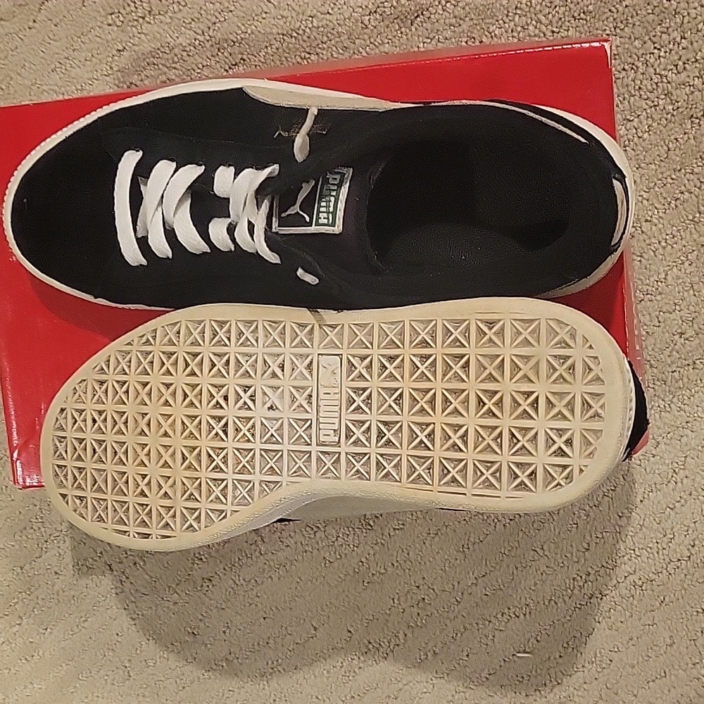 Puma,Suede,Black and White Sneakers, Women's Size 5 1/2 - Picture 6 of 7